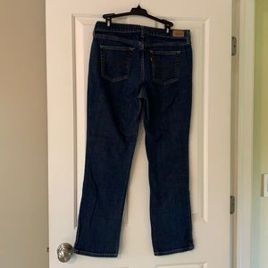 VINTAGE HIGH WAISTED LEVIS MOM JEANS